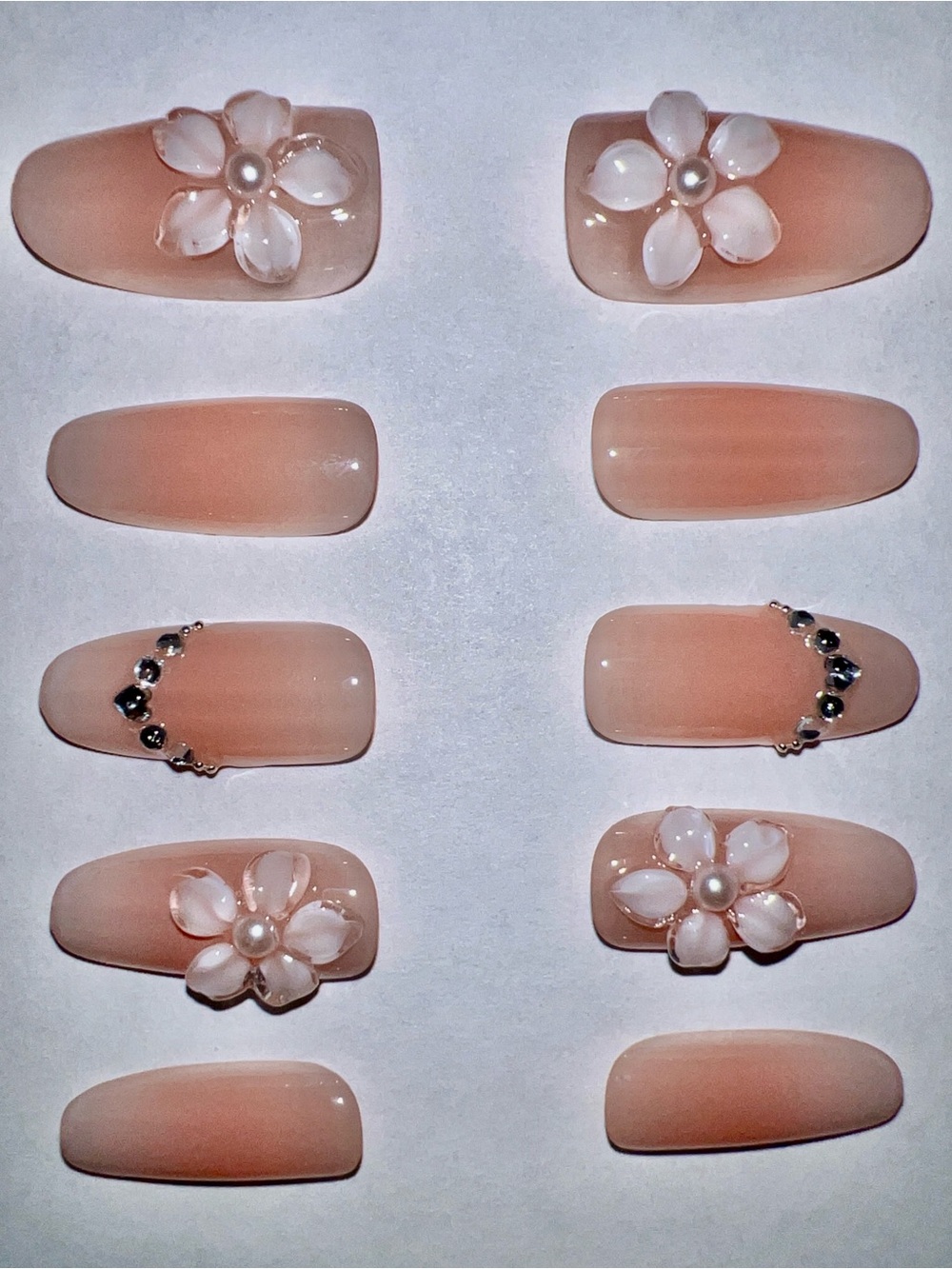 Look Beautiful luxury custom made Floral Press On Nails